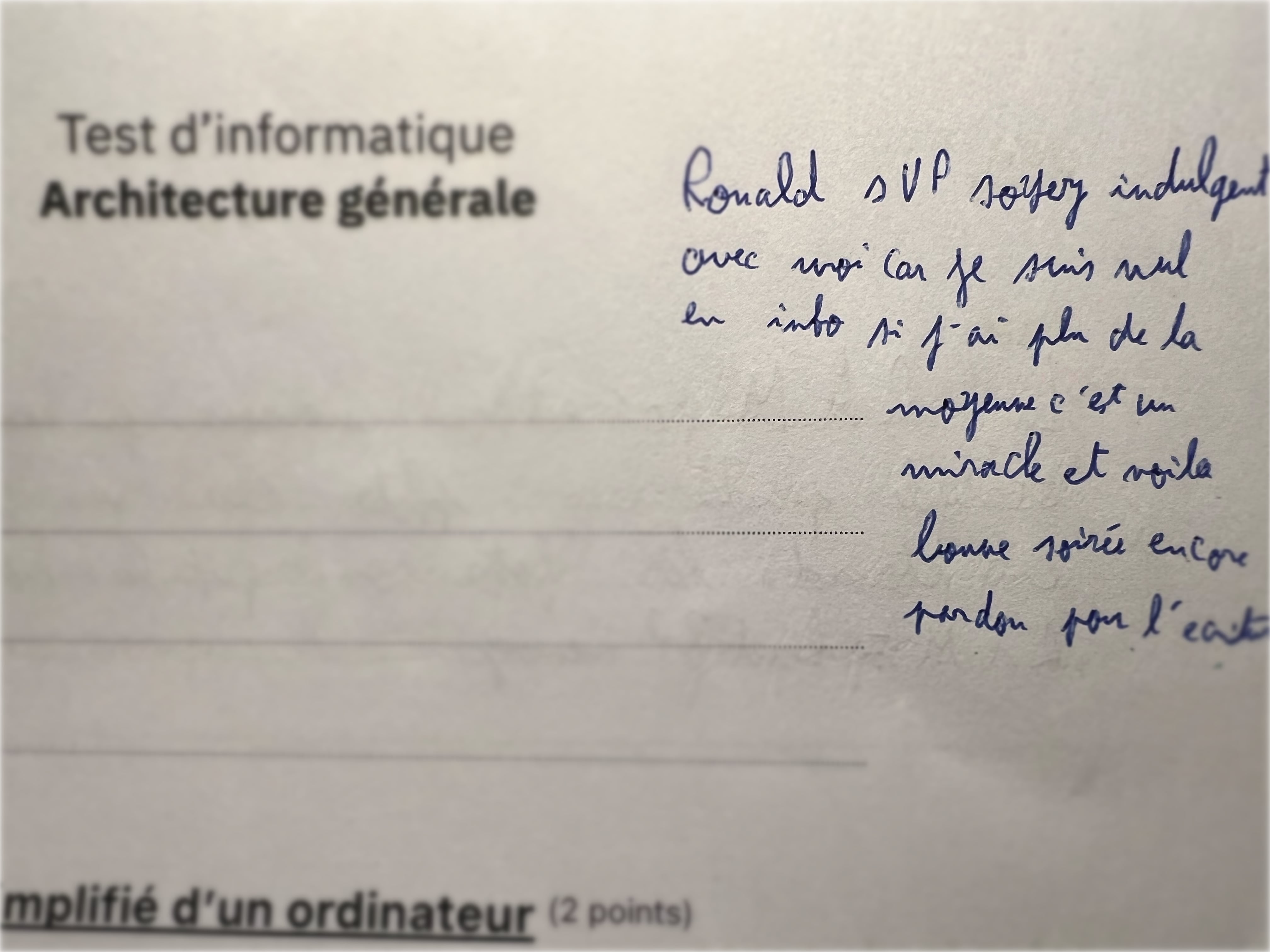 Illustration présentant une note manuscrite d'un élève sur un test